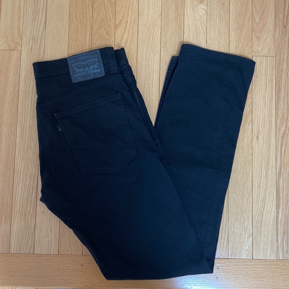 Gently worn Men’s Levi’s 513 W33 L34 black jeans